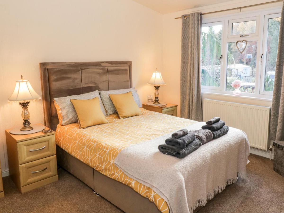 The Wee Lodge Glendevon Экстерьер фото